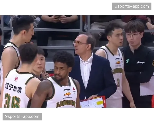 山东高速与辽宁本钢交锋 克里斯内线硬度对抗莫兰德篮板控制